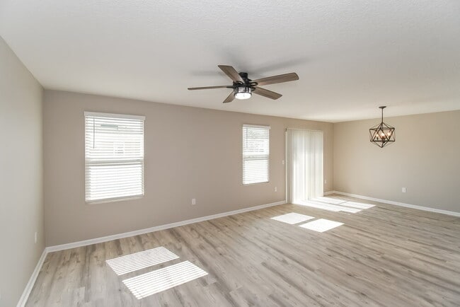 Building Photo - 2283 Pebble Point Dr