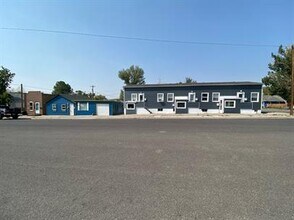 Building Photo - 122 7th St