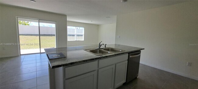 Building Photo - 4766 SW 86th Ln