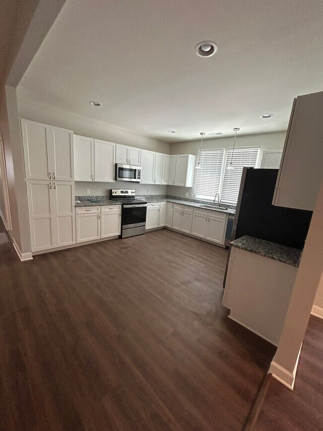 Foto del edificio - Charming, Newly-Renovated 3 Bedroom Home. Downtown Spartanburg