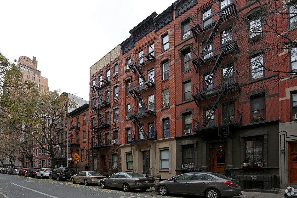 Foto del edificio - 226 W 16th St