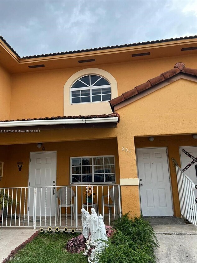 Primary Photo - 3 br, 2 bath Condo - 7818 W 34th Ln