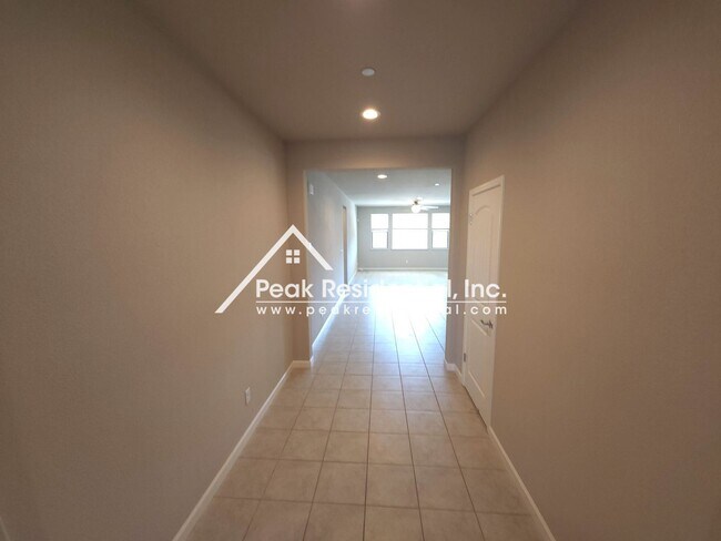 Foto del edificio - 3 br, 2 bath House - 2802 Chelan Ct