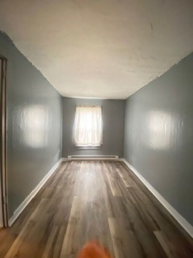 Foto del edificio - $200 OFF FIRST MONTH RENT -1 Bedroom Single Family Home in Elkhart!