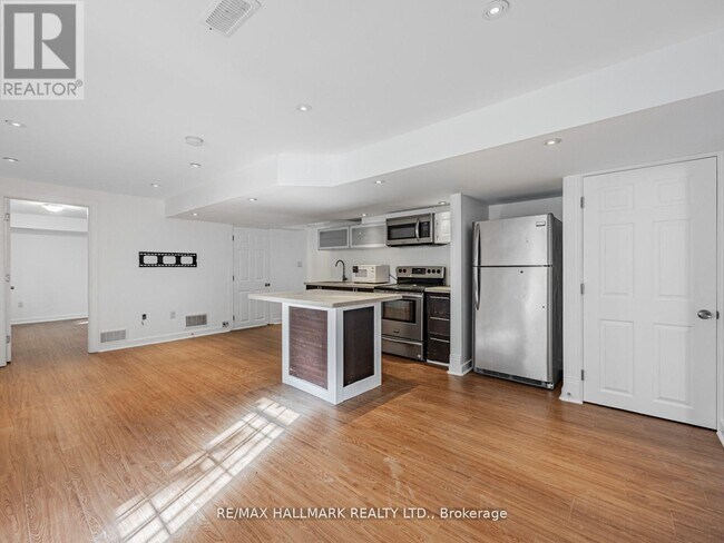 Photo du bâtiment - 17 Crane Crescent