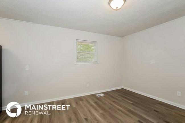 Building Photo - 424 Azalea Dr