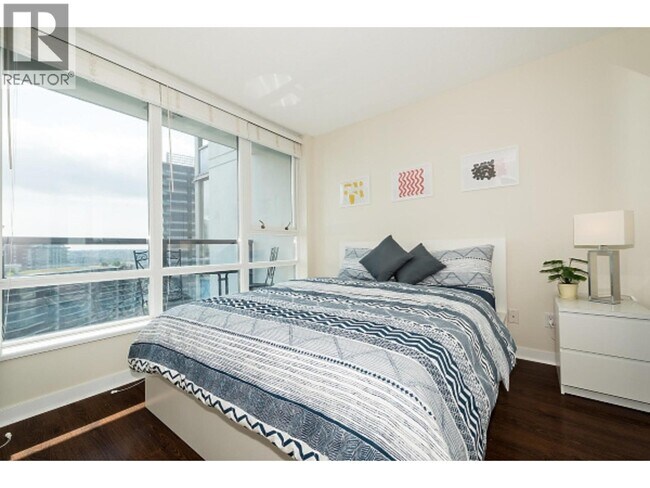 Photo du bâtiment - 928 Beatty St