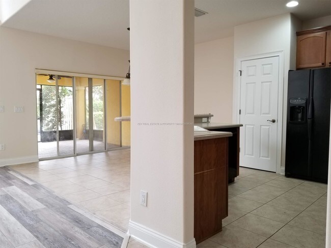 Building Photo - 7267 Regina Way