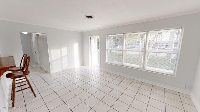 Building Photo - 449 N Waterway Dr