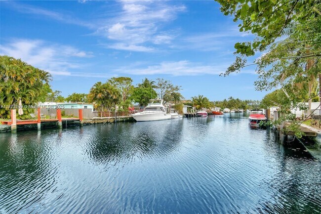 Foto del edificio - 4721 SW 34th Dr