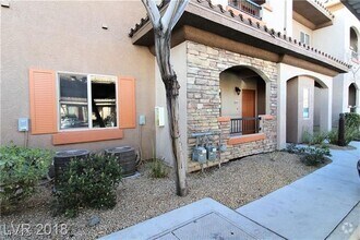Building Photo - 7701 W Robindale Rd