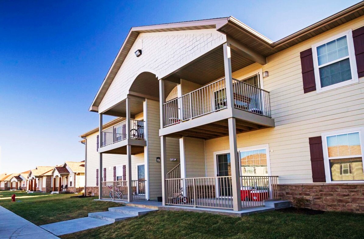 Foto principal - Canyon Trails Townhomes