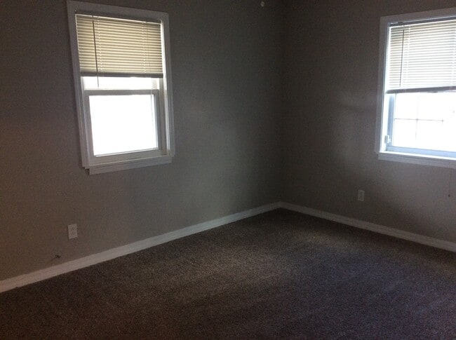 Building Photo - PRE-LEASING OCCUPIED - AVAILABLE 7/10/2020...
