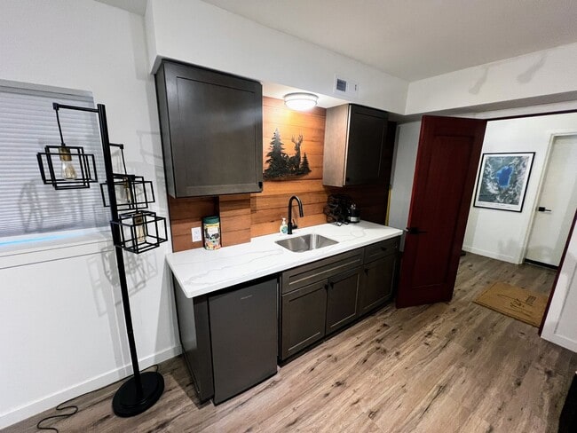 Building Photo - Fully Furnished Lake Tahoe Home for Rent