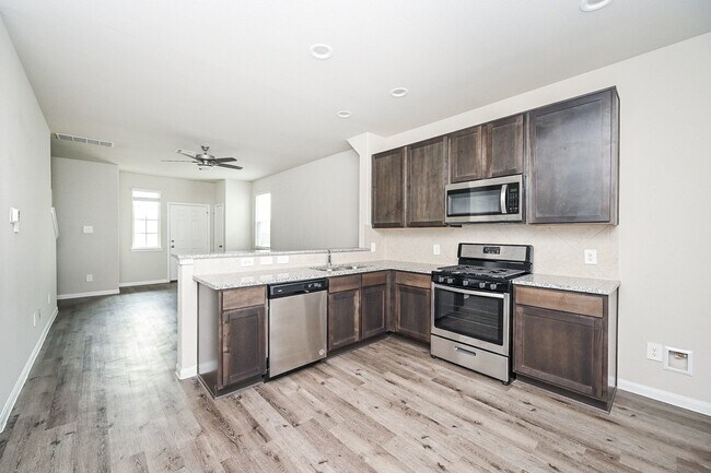 Foto del edificio - 2710 Hoffman Ln