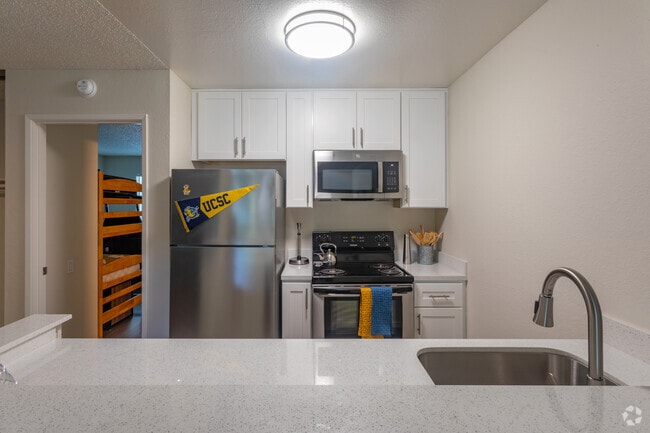 1BR,1BA - 657SF - The Hilltop
