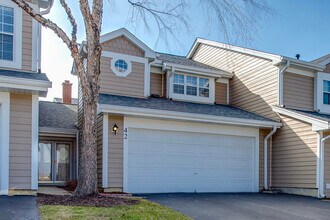 Building Photo - 42 Sarahs Grove Ln