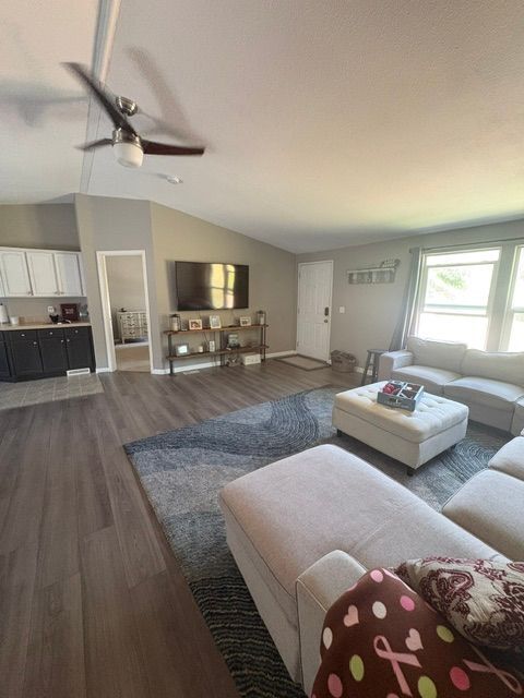 Foto del edificio - 1077 Arroyo Grande Dr