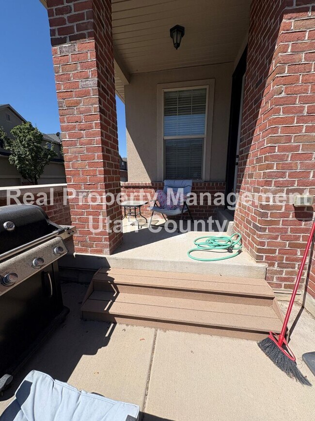 Building Photo - Short Term Lease! Townhome in Lehi