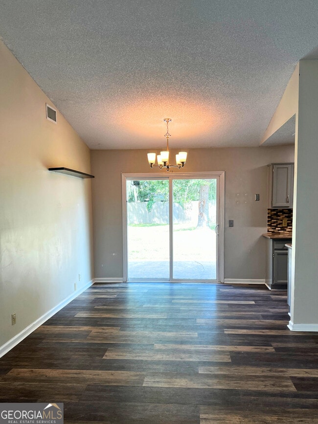 Building Photo - 419 Sunnyside Dr