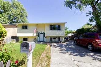 Building Photo - 6210 W Poplar St