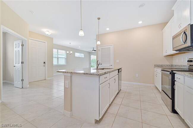 Building Photo - 2985 Royal Gardens Ave