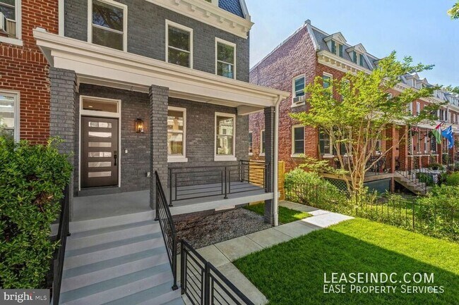 Photo - 4012 5th St NW House