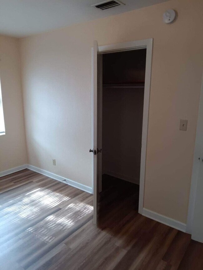 Foto del edificio - Convenient Cedar Hills Living Near Shopping & Major Roads