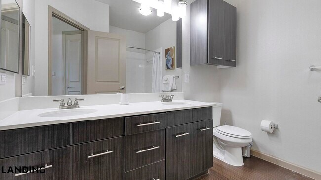 Foto del edificio - 7602 Luskey Blvd