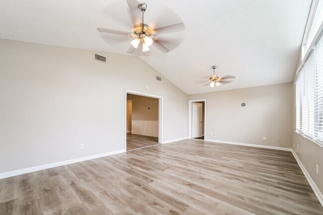 Foto del edificio - 8410 Spicewood Dr