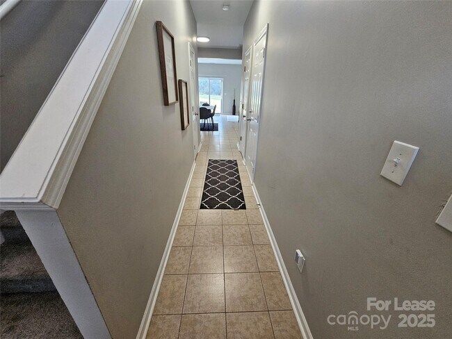 Foto del edificio - 3061 Hubbard Rd