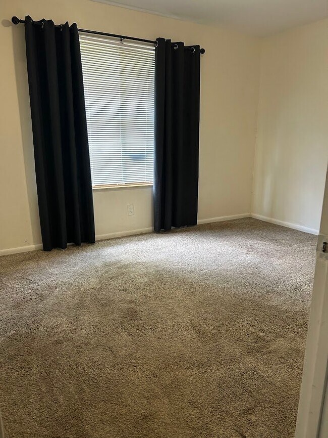 Foto del edificio - 184 Oak Hill Ln