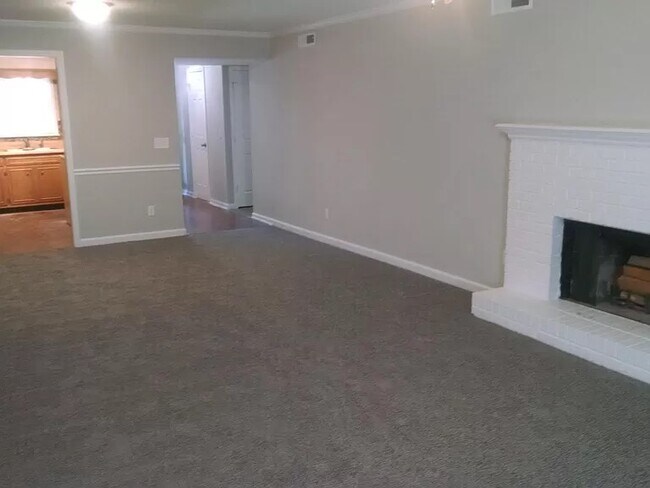 Building Photo - 140 Westfield Dr