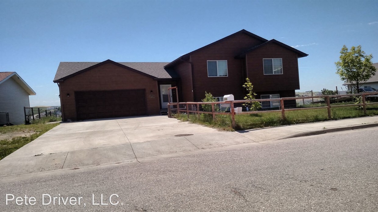 Foto principal - 3519 Foothills Blvd