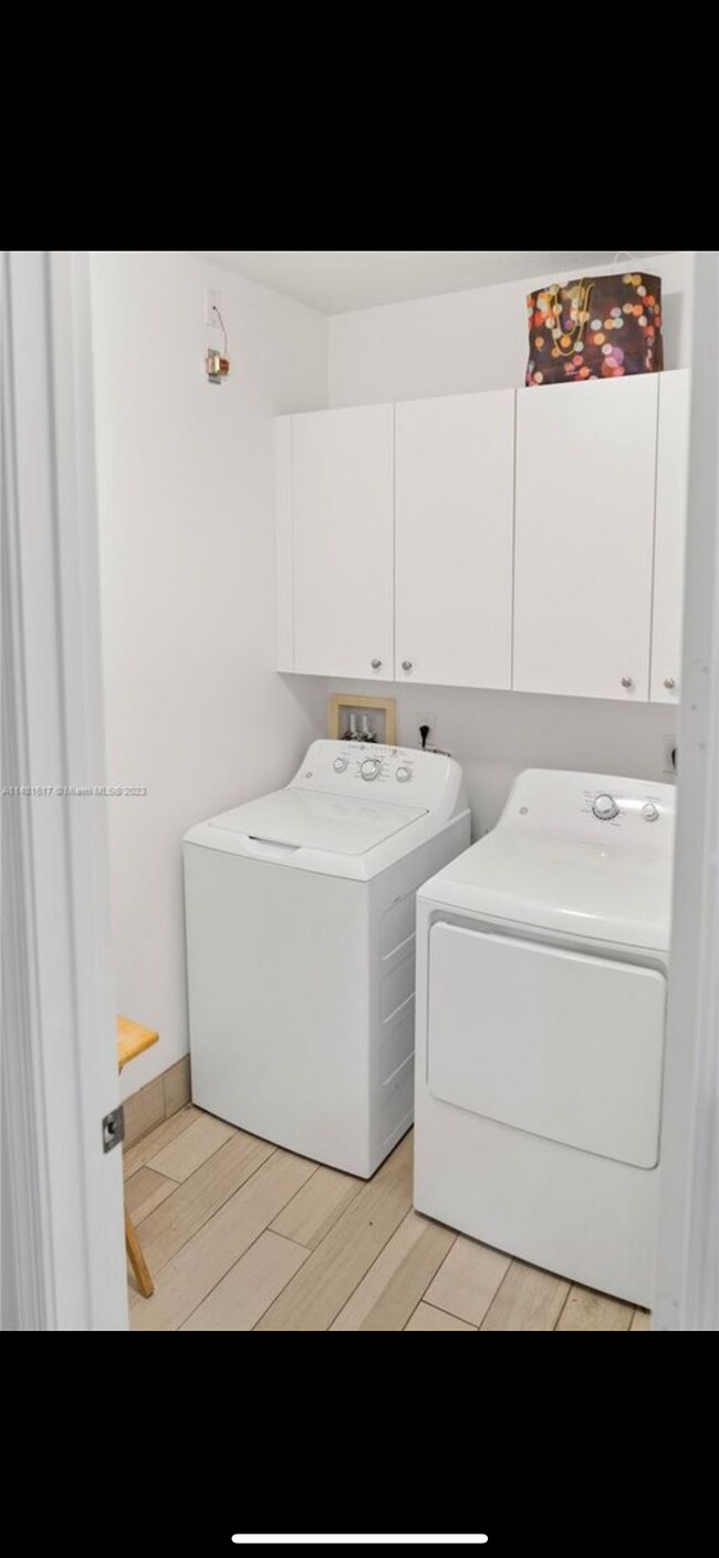 Foto del edificio - 1350 SW 4th Ct