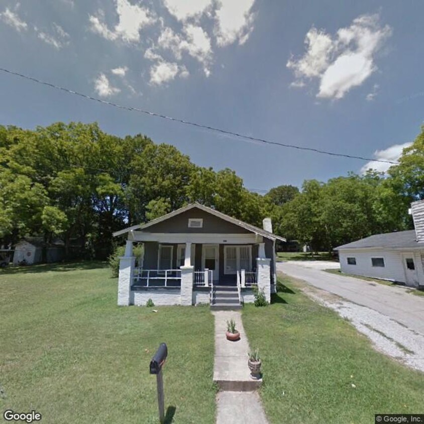 Foto principal - 3 bed 2 bath house on Greenwood