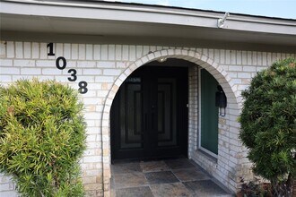 Building Photo - 1038 Cottage Oak Ln