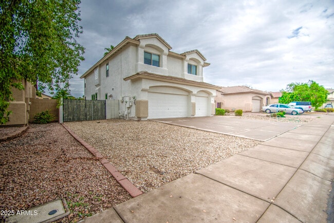 Building Photo - 3938 E San Pedro Ave