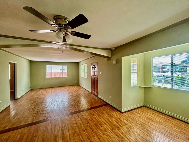 Foto del edificio - Beautiful 3 Bed Home For Rent!