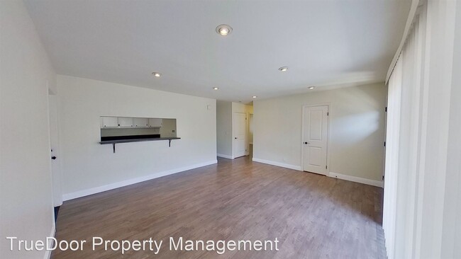 Foto del edificio - 2 br, 1.5 bath House - 18831 E. Vine Ave