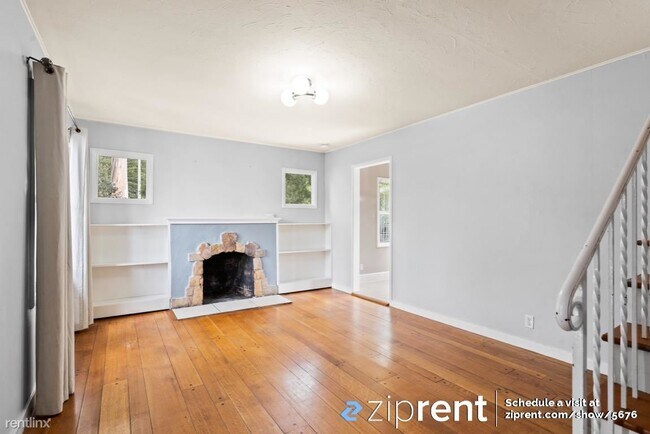 Building Photo - 2 br, 1 bath Townhome - 3400 Seminary Aven...
