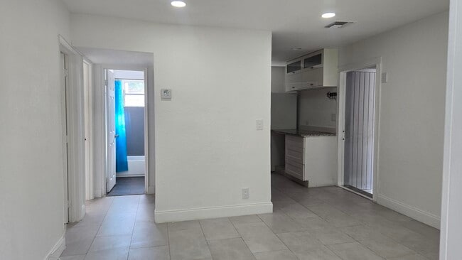 Foto del edificio - 1512 NE 28th St