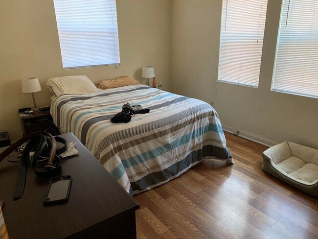 Bedroom - 1735 N Rhodes St