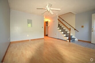 Building Photo - 246 Woodford Ave