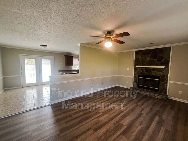 Foto del edificio - 150 Hickman Ct