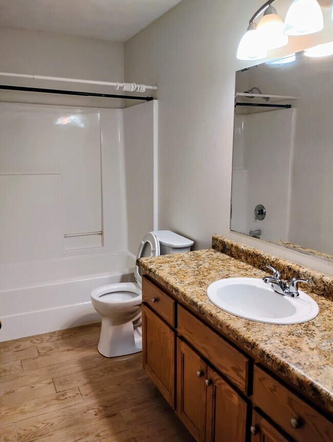 Foto del edificio - 428 W White Ash St