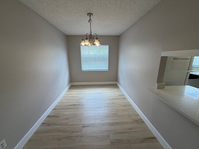 Foto del edificio - 4160 Pershing Pointe Pl