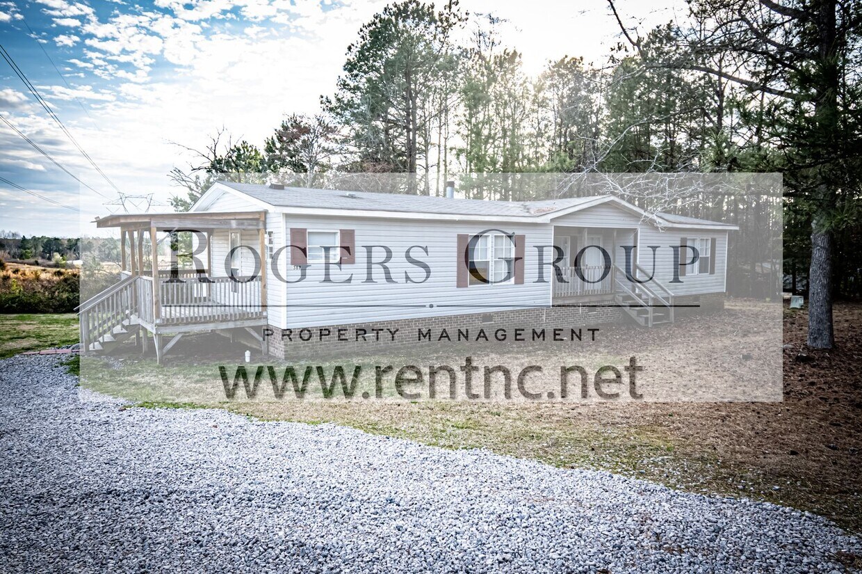 Foto principal - 387 Old Halifax Rd