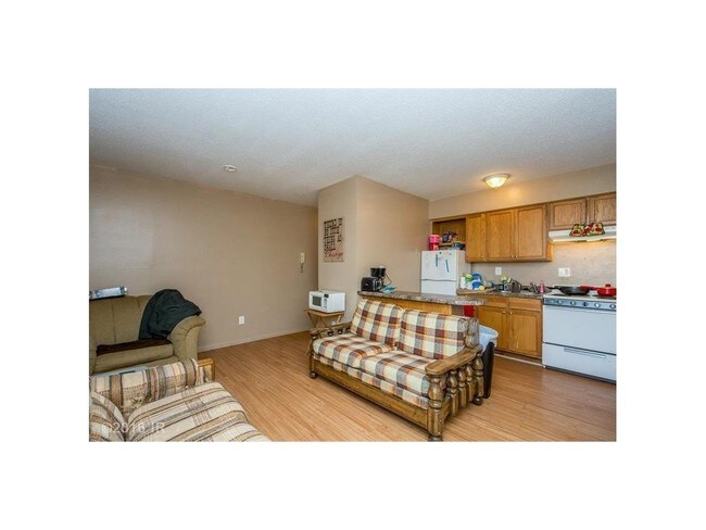 Sala de estar - 910 Herold Ave