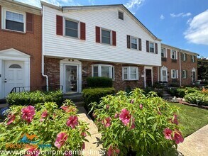 Building Photo - 5138 Clacton Ave